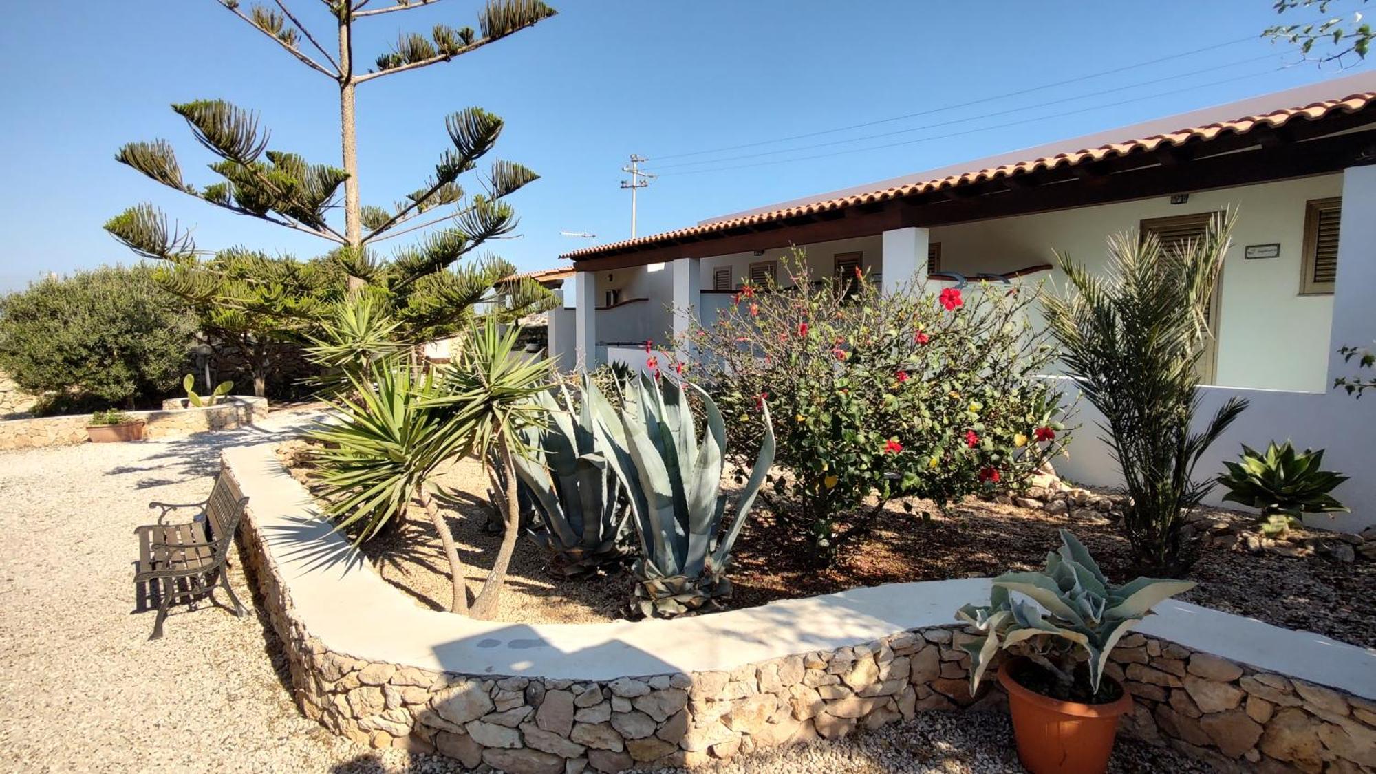 Aparthotel Lo Zodiaco Lampedusa Exterior foto